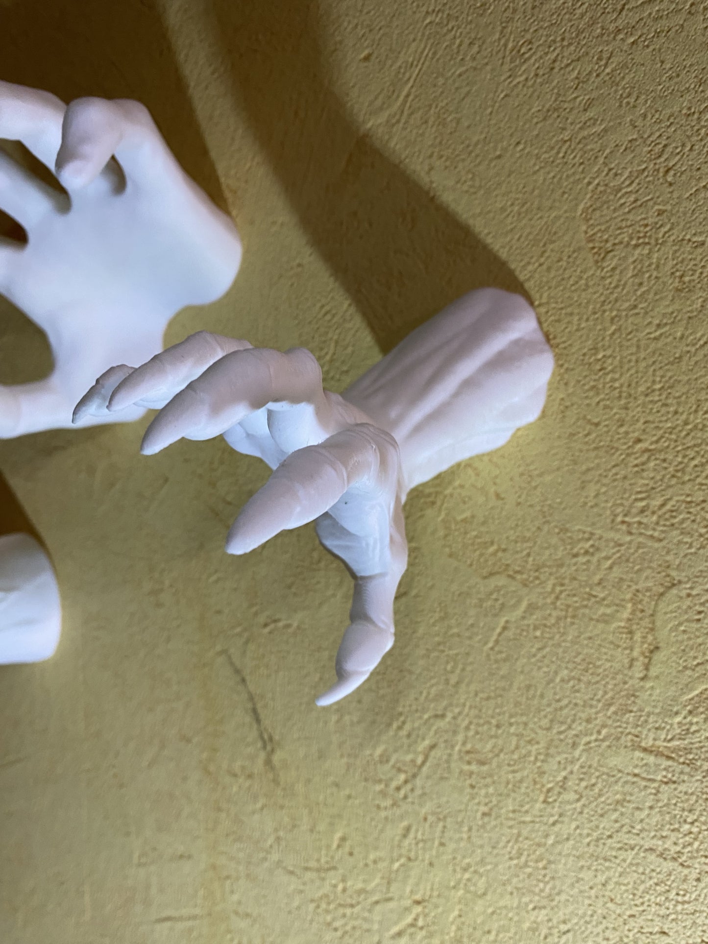 Lot de 3 Figurines Mains Sortant du Mur