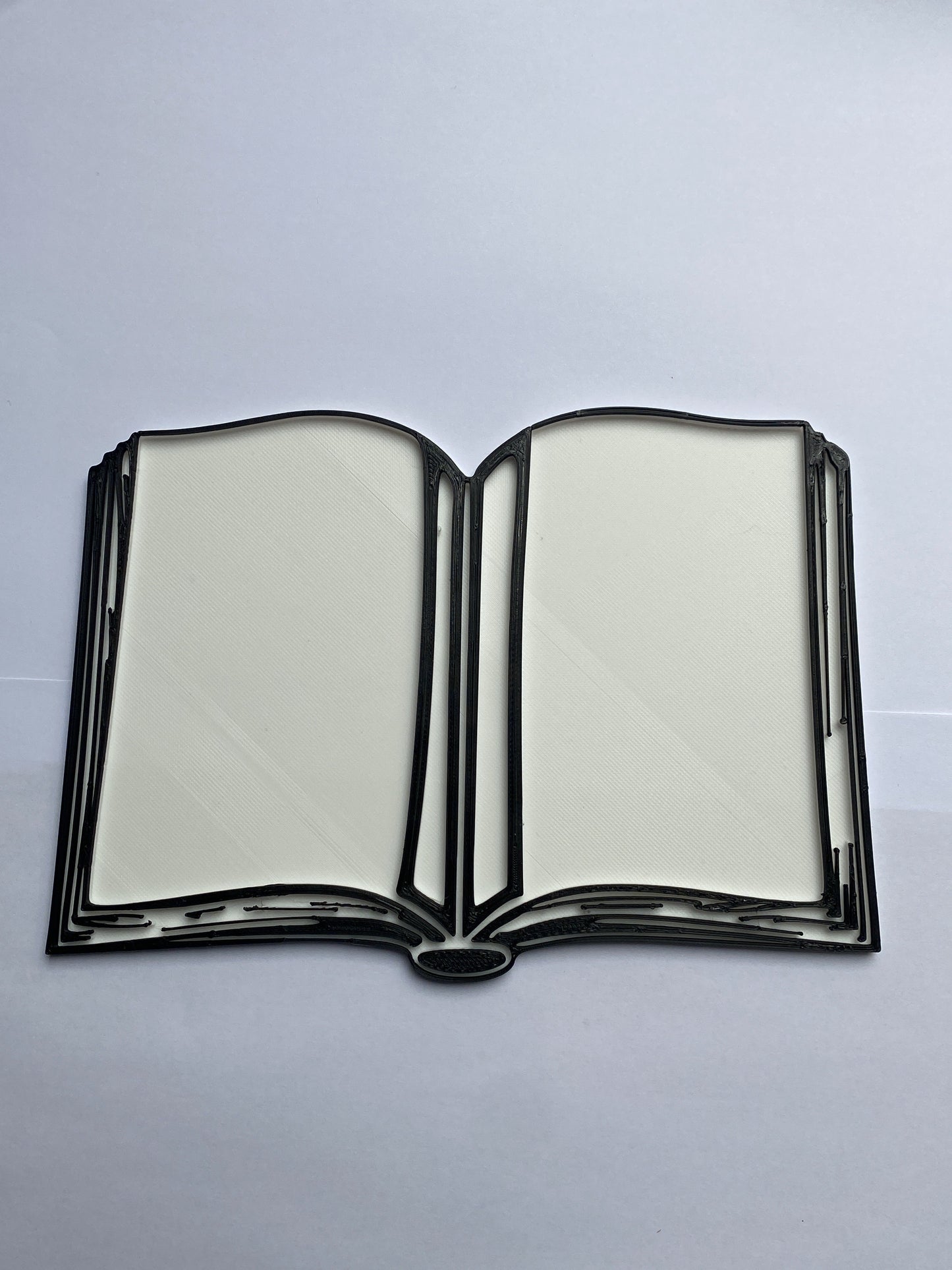 Déco murale livre ouvert – Art mural noir et blanc en impression 3D – Cadeau lecteur, déco bibliothèque ou bureau